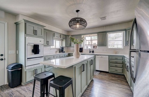 Yukon House | Yukon Boho Bungalow: Pet-Friendly Oasis with Huge Kitchen