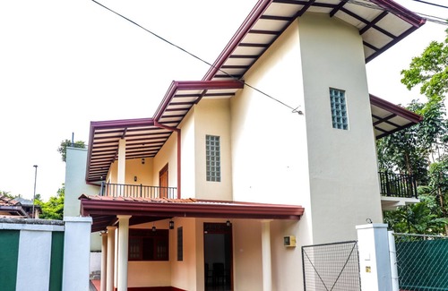 Pannipitiya Villa | Yuli Nandas Villa: Your Home Away from Home Experience