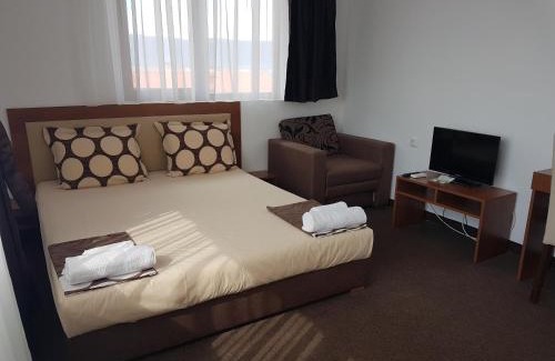 Sapareva Banya House | Yuliya Guest House: Family-Friendly Stay with Great Amenities