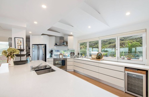 Eastern View House | Unforgettable Oceanfront Stay at Yumba Awaits You