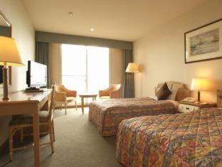 Sasebo Hotel | Relax at Yumihari-no-Oka Hotel with Pool and Hot Tub