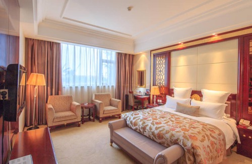Beidaihe Hotel | Relax at Yun-Jing Sea View Hotel with Pool & Breakfast