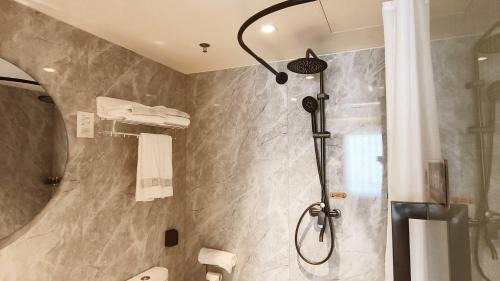 Yizhuang Hotel | Discover Comfort at 云玘酒店 with Family-Friendly Amenities