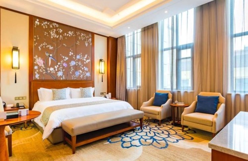 Shijiazhuang Hotel | Yun-Ray Hotel: Family-Friendly with Kitchen & Breakfast Options