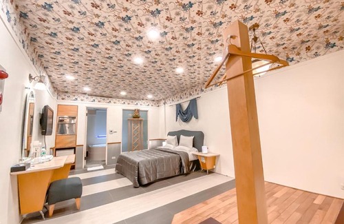 Anping Hotel | Cozy Yun Sung Motel: Pet-Friendly with Breakfast & Hot Tub