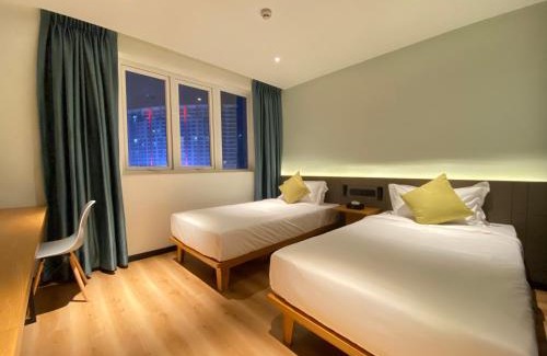 Sangkat Veal Vong Hotel | Discover Yunfan Hotel: 4-Star Comfort with Family-Friendly Amenities