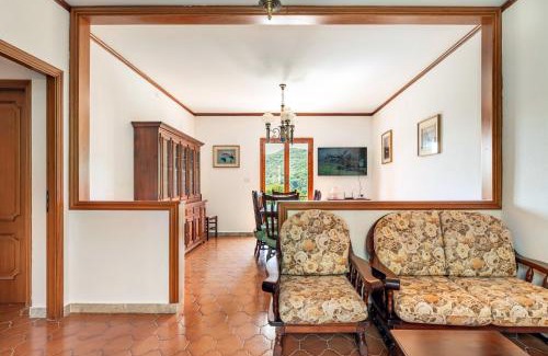Piazza Apartment | Yunger House: Family-Friendly Oasis with Garden & Balcony