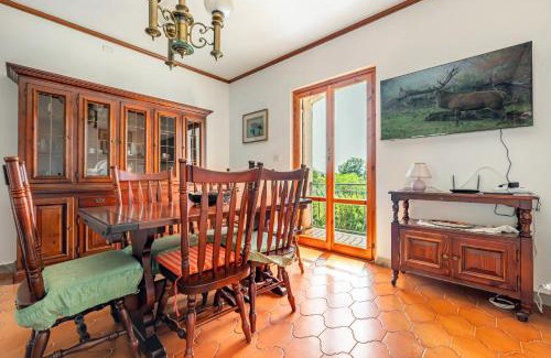 Piazza Apartment | Yunger House: Family-Friendly Oasis with Garden & Balcony