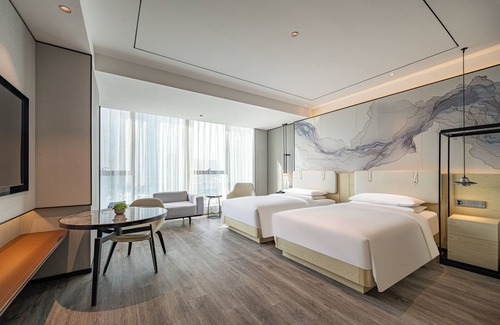 Chengguan Hotel | Family-Friendly Stay at Yunhe Yebo Hotel with Breakfast