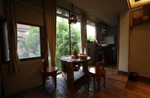 Jinghong House | Family-Friendly Stay at Yunlu Lianxin Guesthouse, 4-Star Rated