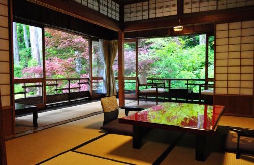 Gero Onsen Hotel | Relax at Yunoshimakan - 5 Star Retreat with Pool & Hot Tub