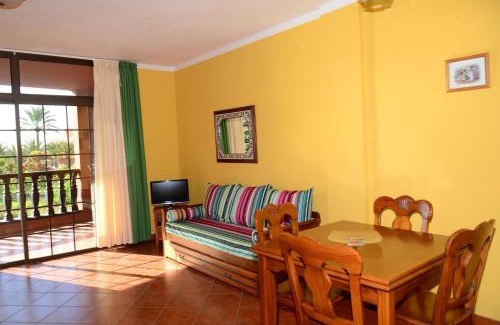 Valle Gran Rey Apartment | Family-Friendly Yuremar La Puntilla Apt 3 - Rated 8.8/10