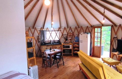 Araras Ski Chalet | Guest Rated: Yurt in Vila de Secretario by a Private River