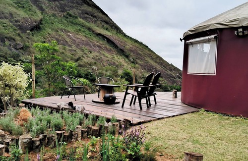 Araras Ski Chalet | Guest Rated: Yurt in Vila de Secretario by a Private River