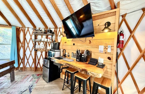 Orderville House | Top-Rated Yurt Overlook #3: AC, Private Bath & Spa
