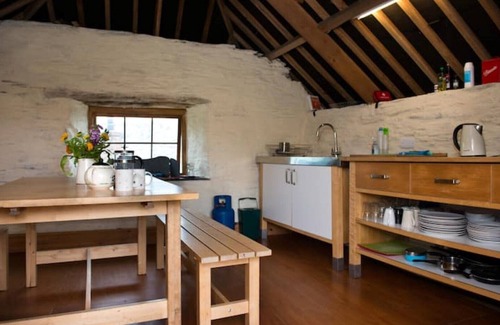 Plympton Cabin | Discover Yurts Cornwall: Family-Friendly with Breakfast Included