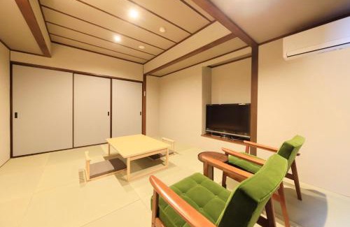 Hikimikyo Onsen Hotel | Relax at Yutorelo Tsuwano with Hot Tub Access