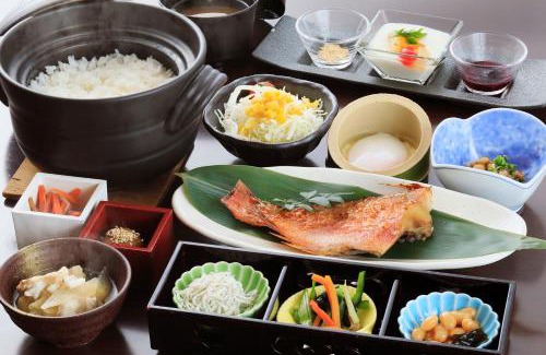 Bandai Atami Onsen Hotel | Explore Yutoriro Bandai Atami: Family-Friendly Retreat