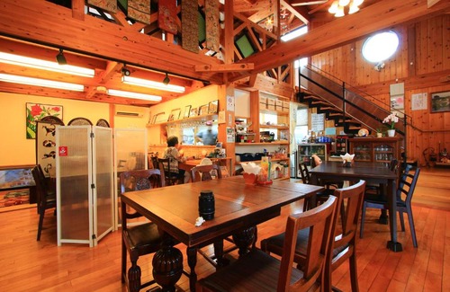 Mifune-machi House | Welcoming Yuuwa Guesthouse: Family-Friendly with Breakfast