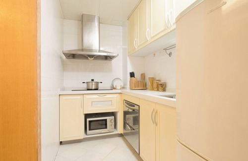 Tianhe Hotel | Discover Yuwa Hotel: 4-Star Comfort with Family-Friendly Amenities