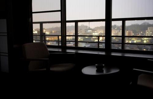 Kanazawa Hotel | Discover Yuyaruru Saisai: Rated 9/10 with Breakfast & Hot Tub