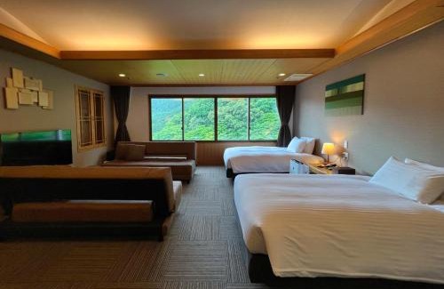 Kazuno Hotel | Discover Yuze Hotel: Family-Friendly with Hot Tub Access