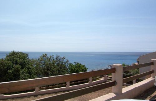 Tarcu Apartment | YVETTE: Stunning Oceanfront Getaway for Families