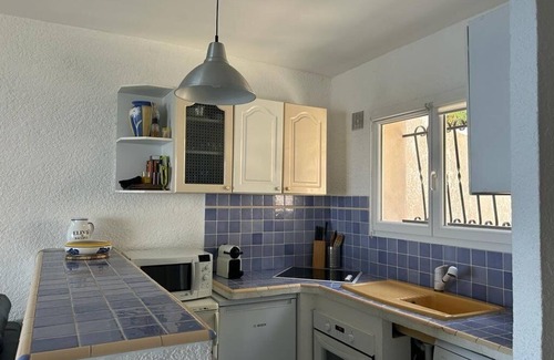 Tarcu House | Yvette Mini-Villa: Oceanfront Retreat with Breakfast Included