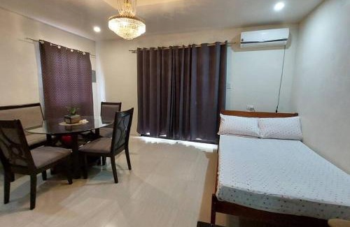 Malolos City Apartment | Cozy YYY's Townhouse: Pet & Child Friendly Getaway