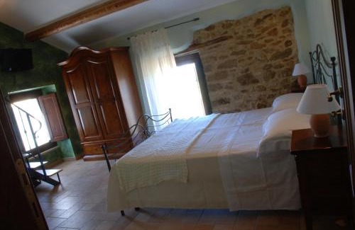 Crecchio Bed & Breakfast | Oceanfront Hideaway: Zà Mariette with Exceptional Views