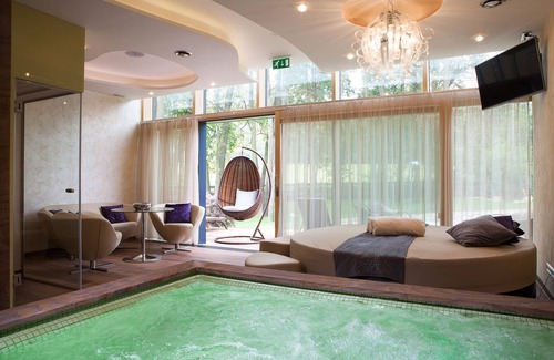 Petrovice u Karvine Hotel | Discover Zámeček Petrovice: 4-Star Retreat with Spa & Pool