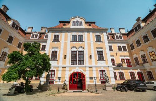 Chlum u Trebone Hotel | Zámek d'Este