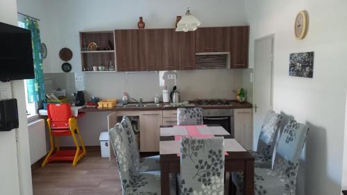 Keszthely House | Family-Friendly Getaway at Zámor Nyaraló