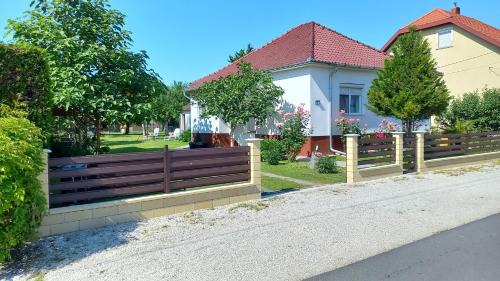 Keszthely House | Family-Friendly Getaway at Zámor Nyaraló