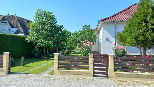 Keszthely House | Family-Friendly Getaway at Zámor Nyaraló