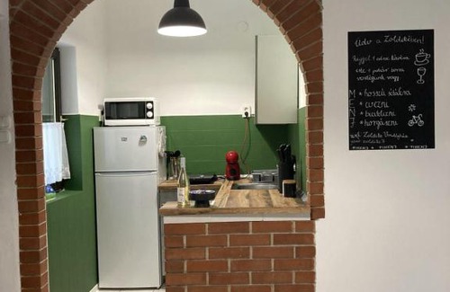 Tiszafured Apartment | Inviting Zöldike Vendégház: Guest Rated 9.7 with Restaurant