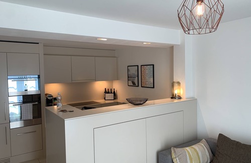 Old Town Apartment | Discover Zürich Niederdorf: Comfort Near Grossmünster