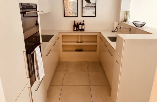 Old Town Apartment | Discover Zürich Niederdorf: Comfort Near Grossmünster