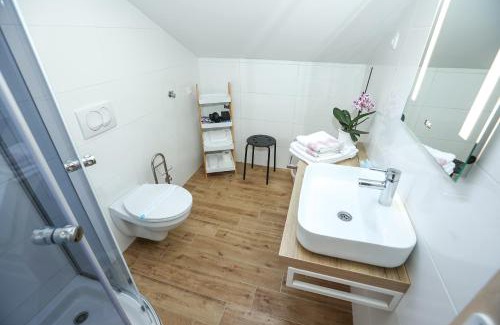Bozava Apartment | Top-Rated Z&A Studio Apartment with Parking for Families