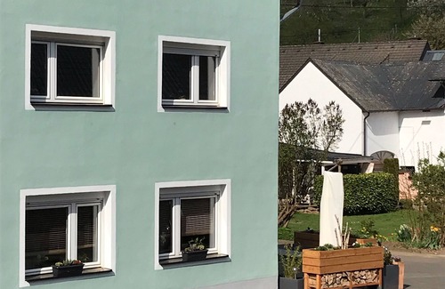 Hutterscheid Apartment | Discover Z'App: Guest Rated 10/10 with Family-Friendly Perks