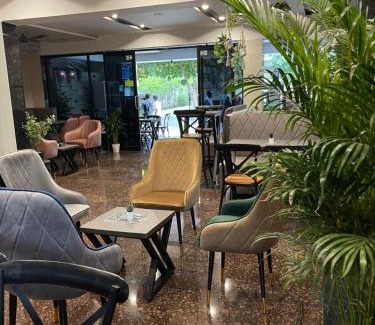 Gachibowli Bed & Breakfast | Cozy Z Inn Gachibowli Hyderabad: Family-Friendly Retreat