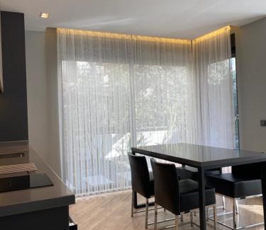 Eski Lara Apartment |  Premier Z-Suites: 4-Star Hotel with Breakfast & Family Perks 