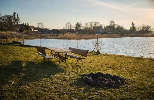 Ilawa House | Lakefront Retreat with Hot Tub & Pet-Friendly Comfort