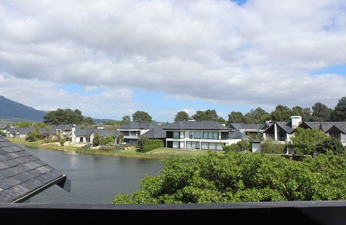Cape Winelands House | Experience Pearl Valley Golf Lodge - Loadshedding Free Stay