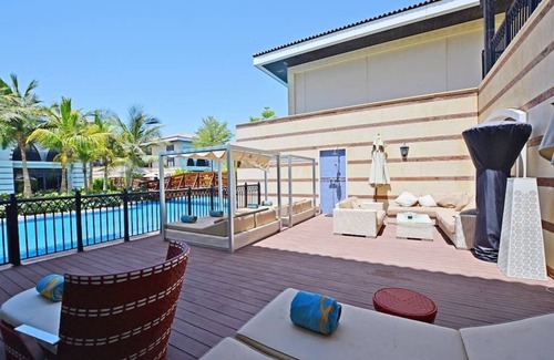 Palm Jumeirah Villa | Indulgent Zabeel Saray Lagoon Villa with Oceanfront Views