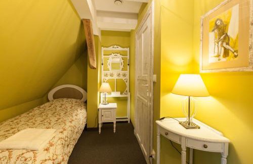 gmina Olsztyn Hotel | Historic Zabytkowy Spichlerz: Family-Friendly Retreat