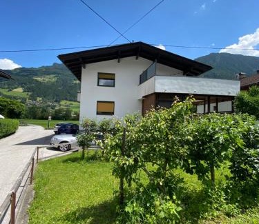 Hoarberg Apartment | Experience Zack's Mountain Top: Rated 9.6 by Guests