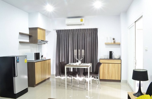 Nai Mueang Hotel | Inviting Zada Residence: Family-Friendly with Kitchen & More