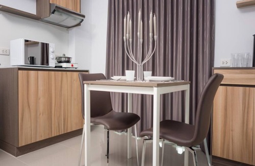 Nai Mueang Hotel | Inviting Zada Residence: Family-Friendly with Kitchen & More
