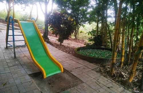 Vayittiri House | Budget-Friendly Escape at Zadokz Farmstay with Pool & Breakfast